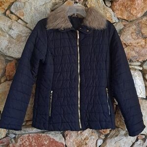 Black Puffer Jacket with Faux Fur Collar Size Medium Gold Zippers Runched EUC